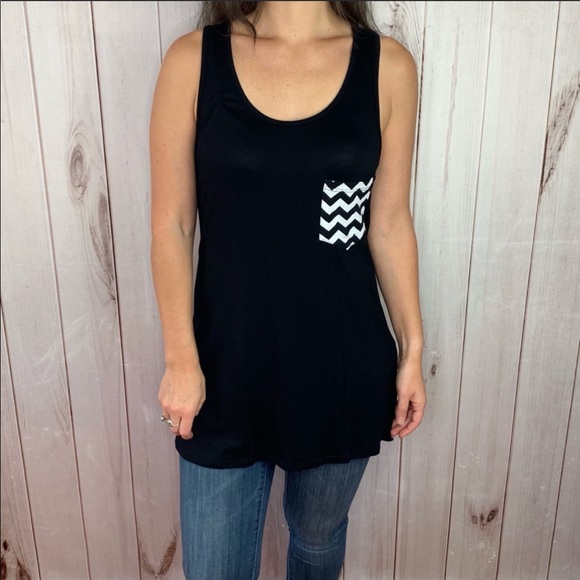 ✨LAST ONE!✨The Daniella Top - Picture 5 of 8